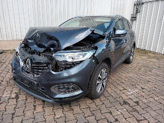 Damaged car Renault Kadjar Kadjar (RFEH) SUV 1.3 TCE 140 FAP 16V (H5H-470(H5H-B4)) [103kW]  (08-2=
018/...) 2018/12