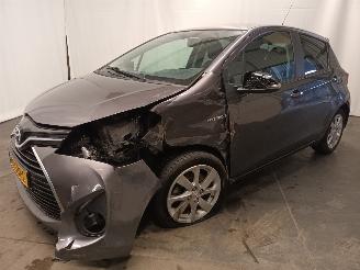 Voiture accidenté Toyota Yaris Yaris III (P13) Hatchback 1.5 16V Hybrid (1NZ-FXE) [74kW]  (03-2012/09=
-2020) 2015/1