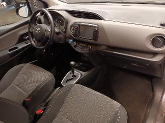 Toyota Yaris Yaris III (P13) Hatchback 1.5 16V Hybrid (1NZ-FXE) [74kW]  (03-2012/09=
-2020) picture 9