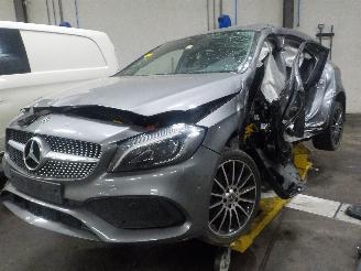 Coche siniestrado Mercedes A-klasse A (W176) Hatchback 1.6 A-180 16V (M270.910) [90kW]  (09-2012/05-2018) 2018/0