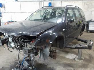 demontáž osobní automobily Volkswagen Bora Bora Variant (1J6) Combi 2.3 V5 (AGZ) [110kW]  (05-1999/10-2000) 2000/7