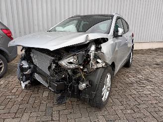 Voiture accidenté Hyundai Ix35 iX35 (LM) SUV 2.0 16V (G4KD) [120kW]  (01-2010/08-2013) 2011/11