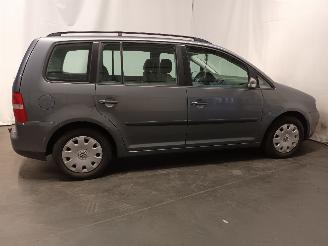 Volkswagen Touran Touran (1T1/T2) MPV 1.6 FSI 16V (BLP) [85kW]  (02-2003/01-2007) picture 9
