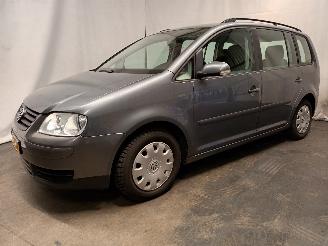 Volkswagen Touran Touran (1T1/T2) MPV 1.6 FSI 16V (BLP) [85kW]  (02-2003/01-2007) picture 4