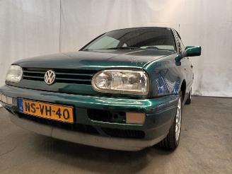 damaged passenger cars Volkswagen Golf Golf III Cabrio (1E) Cabrio 1.8 (AAM) [55kW]  (07-1993/05-1998) 1996/3
