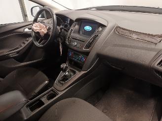 Ford Focus Focus 3 Wagon Combi 1.0 Ti-VCT EcoBoost 12V 125 (M1DD) [92kW]  (02-201=
2/05-2018) picture 9