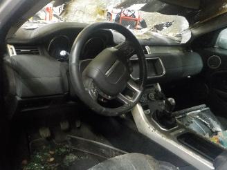 Land Rover Range Rover Evoque Range Rover Evoque (LVJ/LVS) SUV 2.0 eD 150 16V (204DTD(AJ20D4)) [110k=
W]  (06-2015/12-2019) picture 5