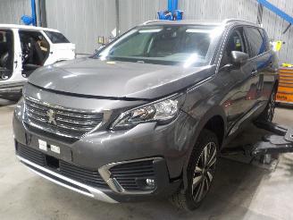 Salvage car Peugeot 5008 5008 II (M4/MC/MJ/MR) MPV 1.2 12V e-THP PureTech 130 (EB2ADTS(HNS)) [9=
6kW]  (12-2016/12-2024) 2019