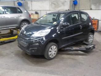 Salvage car Peugeot 107 107 Hatchback 1.0 12V (384F(1KR)) [50kW]  (06-2005/05-2014) 2012