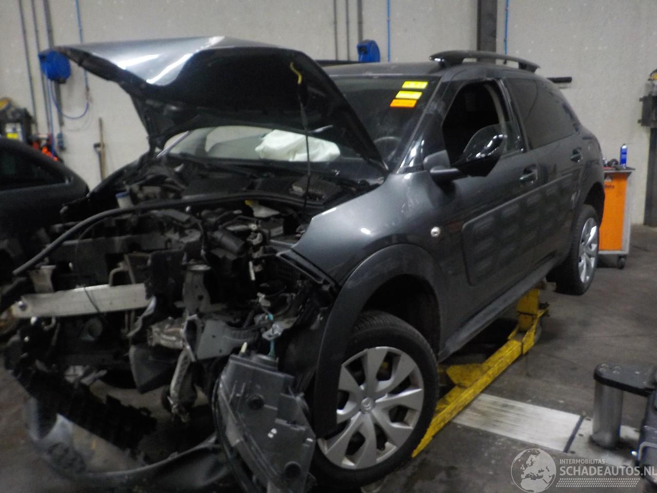 Citroën C4 C4 Cactus (0B/0P) Hatchback 5-drs 1.2 PureTech 82 12V (EB2F(HMZ)) [60k=
W]  (09-2014/...)