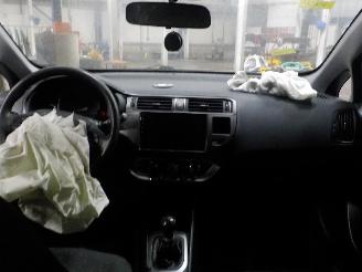 Kia Rio Rio III (UB) Hatchback 1.2 CVVT 16V (G4LA5) [63kW]  (09-2011/12-2017) picture 5