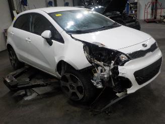 Kia Rio Rio III (UB) Hatchback 1.2 CVVT 16V (G4LA5) [63kW]  (09-2011/12-2017) picture 2