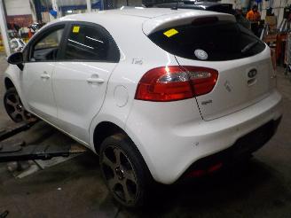Kia Rio Rio III (UB) Hatchback 1.2 CVVT 16V (G4LA5) [63kW]  (09-2011/12-2017) picture 4