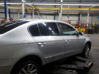 Volkswagen Passat Passat (3C2) Sedan 1.8 TSI 16V (CDAA) [118kW]  (05-2007/07-2010) picture 3