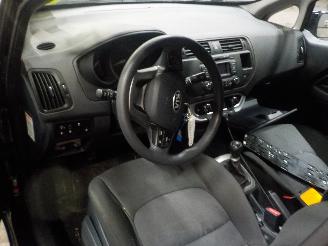 Kia Rio Rio III (UB) Hatchback 1.2 CVVT 16V (G4LA5) [63kW]  (09-2011/12-2017) picture 5