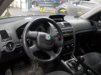 Skoda Octavia Octavia Combi (1Z5) Combi 2.0 TDI 16V (CFHF) [81kW]  (03-2010/06-2013)= picture 5