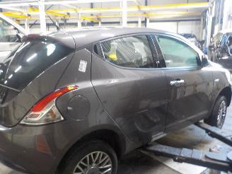 Lancia Ypsilon Ypsilon (312) Hatchback 0.9 TwinAir 85 (312.A.2000(Euro 5)) [63kW]  (0=
5-2011/...) picture 3