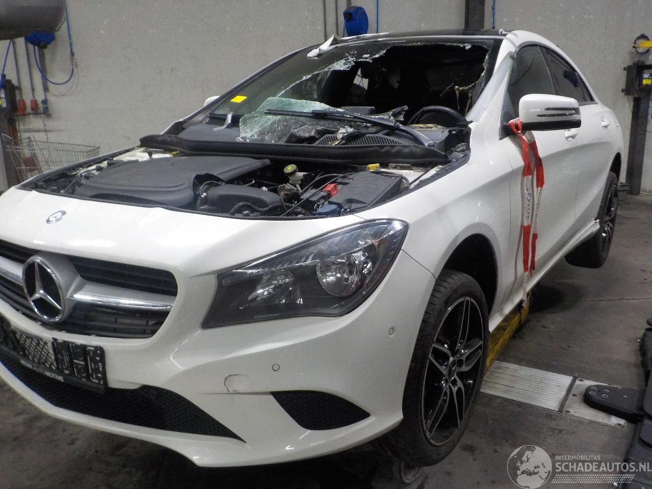 Mercedes Cla-klasse CLA (117.3) Sedan 1.6 CLA-180 16V (M270.910) [90kW]  (01-2013/03-2019)=