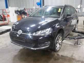 Salvage car Volkswagen Golf Golf VII Variant (AUVV) Combi 1.6 TDI 16V (CLHA) [77kW]  (05-2013/12-2=
020) 2015