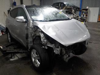 Hyundai Ix35 iX35 (LM) SUV 2.0 16V (G4KD) [120kW]  (01-2010/08-2013) picture 2