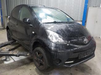 Toyota Aygo Aygo (B10) Hatchback 1.0 12V VVT-i (1KR-FE) [50kW]  (07-2005/05-2014) picture 2