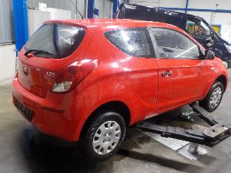 Hyundai I-20 i20 Hatchback 1.2i 16V (G4LA) [63kW]  (03-2012/12-2015) picture 3