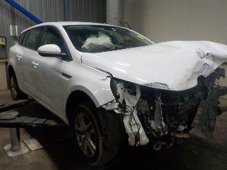 Renault Mégane Megane IV Estate (RFBK) Combi 5-drs 1.2 Energy TCE 130 (H5F-408(H5F-F4=
)) [97kW]  (04-2016/...) picture 2