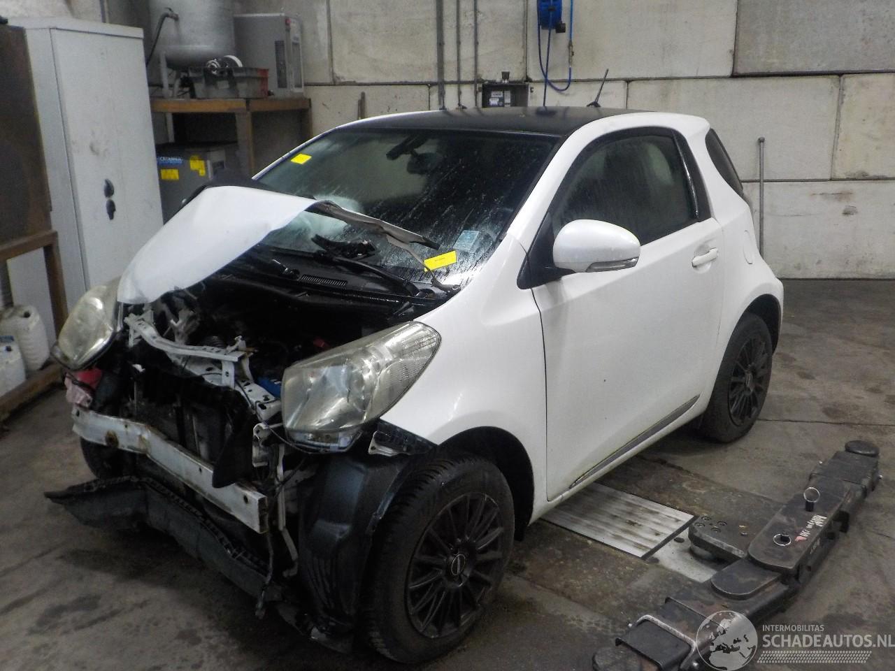 Toyota iQ iQ Hatchback 3-drs 1.0 12V VVT-i (1KR-FE) [50kW]  (01-2009/12-2015)