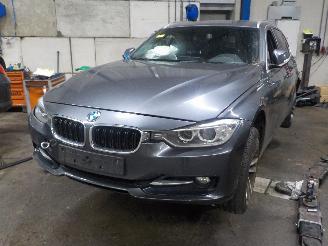 Damaged car BMW 3-serie 3 serie Touring (F31) Combi 320d 2.0 16V (N47-D20C) [120kW]  (07-2012/=
06-2019) 2013