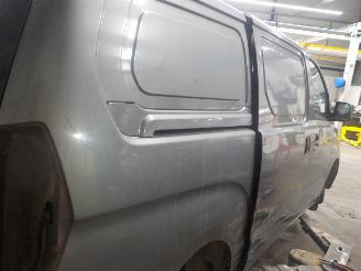 Hyundai H-300 H-300 Van 2.5 CRDi (D4CB) [100kW]  (08-2009/...) picture 3