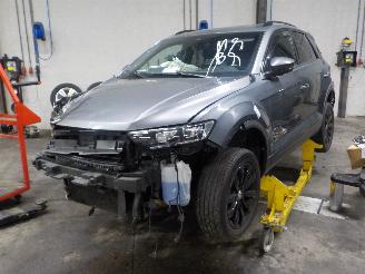 demontáž osobní automobily Volkswagen T-Roc T-Roc SUV 1.5 TSI Evo BMT 16V (DADA) [110kW]  (11-2017/...) 2018