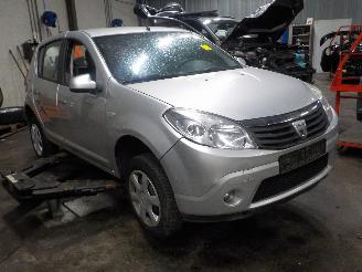 Dacia Sandero Sandero I (BS) Hatchback 1.2 16V (D4F-732(D4F-F7)) [55kW]  (11-2008/12=
-2012) picture 2