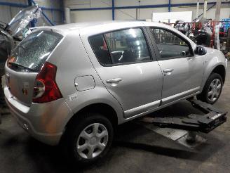 Dacia Sandero Sandero I (BS) Hatchback 1.2 16V (D4F-732(D4F-F7)) [55kW]  (11-2008/12=
-2012) picture 3