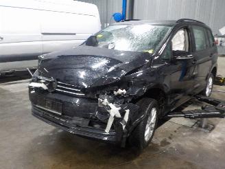 Vrakbiler auto Volkswagen Touran Touran (5T1) MPV 1.4 TSI (CZDA) [110kW]  (05-2015/12-2021) 2015