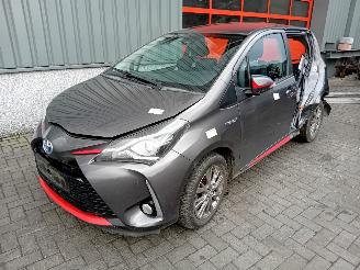 Auto da rottamare Toyota Yaris Yaris III (P13) Hatchback 1.5 16V Hybrid (1NZ-FXE) [74kW]  (04-2015/09=
-2020) 2017