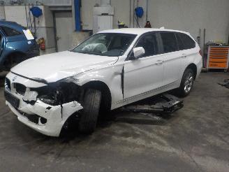 skadebil auto BMW 3-serie 3 serie Touring (F31) Combi 320d 2.0 16V (N47-D20C) [135kW]  (07-2012/=
02-2016) 2014