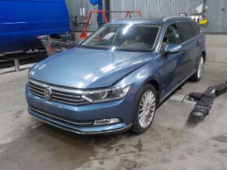 Coche siniestrado Volkswagen Passat Passat Variant (3G5) Combi 1.6 TDI 16V (DCXA) [88kW]  (08-2014/11-2020=
) 2015