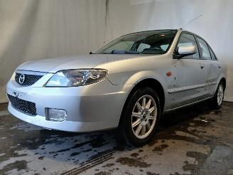 Mazda 323 323 (BJ12) Sedan 1.6 16V (ZM) [74kW]  (01-2001/09-2003) picture 3