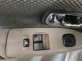 Mazda 323 323 (BJ12) Sedan 1.6 16V (ZM) [74kW]  (01-2001/09-2003) picture 12