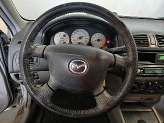 Mazda 323 323 (BJ12) Sedan 1.6 16V (ZM) [74kW]  (01-2001/09-2003) picture 17