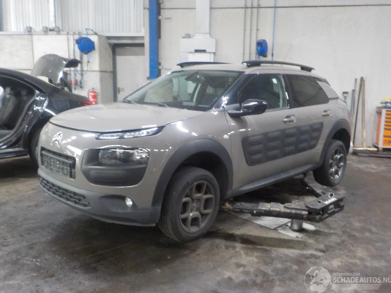 Citroën C4 C4 Cactus (0B/0P) Hatchback 5-drs 1.2 PureTech 82 12V (EB2F(HMZ)) [60k=
W]  (09-2014/...)