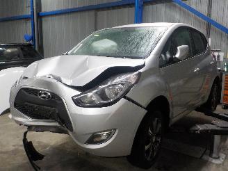 krockskadad bil auto Hyundai Ix20 iX20 (JC) SUV 1.6i 16V (G4FC-G) [92kW]  (11-2010/07-2019) 2015