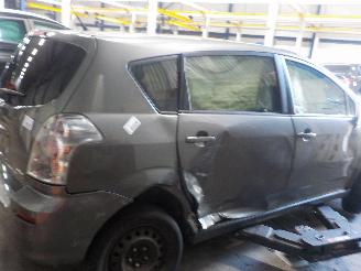 Toyota Corolla Corolla Verso (R10/11) MPV 1.6 16V VVT-i (3ZZFE) [81kW]  (04-2004/03-2=
009) picture 3