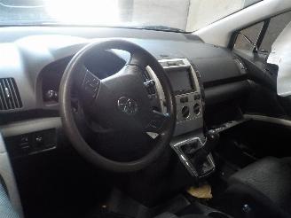 Toyota Corolla Corolla Verso (R10/11) MPV 1.6 16V VVT-i (3ZZFE) [81kW]  (04-2004/03-2=
009) picture 5