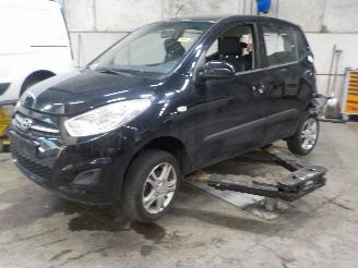 Salvage car Hyundai I-10 i10 (F5) Hatchback 1.1i 12V (G4HG5) [51kW]  (04-2011/12-2013) 2011/0