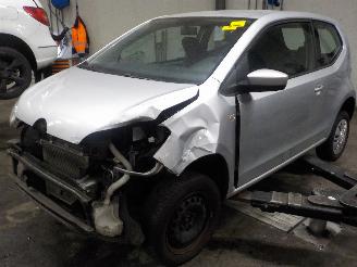 Salvage car Volkswagen Up! Up! (121) Hatchback 1.0 12V EcoFuel (CPGA(Euro 6)) [50kW]  (11-2012/11=
-2023) 2013/7