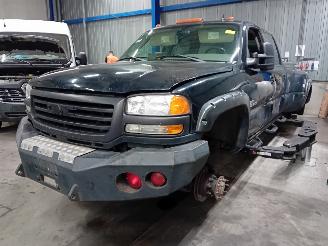 demontáž osobní automobily GMC Sierra Sierra Pick-up 6.6 V8 TD 32V 3500 Crew Cab (DURAMAX_6600) [224kW]  (09=
-2000/12-2004) 2004