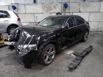 Damaged car BMW 3-serie 3 serie (F30) Sedan 330e (B48-B20A) [185kW]  (11-2015/10-2018) 2016