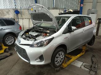 Auto da rottamare Toyota Yaris Yaris III (P13) Hatchback 1.5 16V Hybrid (1NZ-FXE) [74kW]  (03-2012/09=
-2020) 2014/1