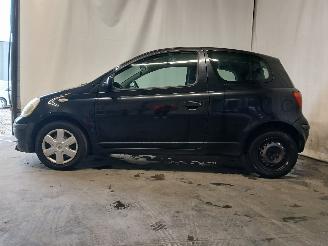Toyota Yaris Yaris (P1) Hatchback 1.3 16V VVT-i (2SZFE) [64kW]  (04-2002/09-2005) picture 4